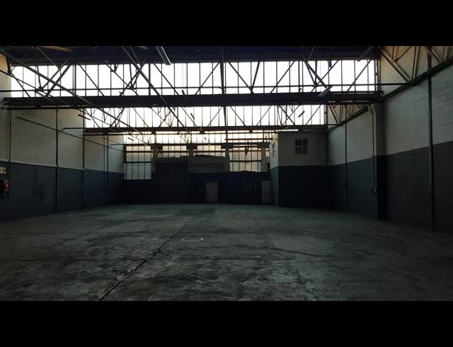 1,360M² FACTORY TO LET IN BLACKHEATH INDUSTRIAL